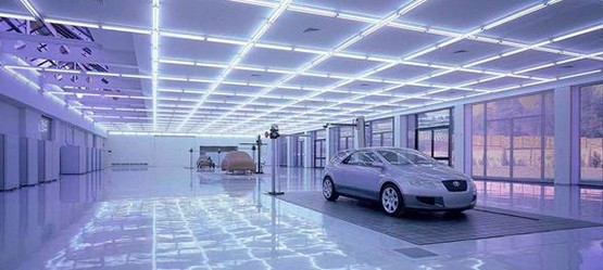 1989: Das Toyota Europe Office of Creation (Toyota EPOC) wird in Brüssel eröffnet (heute das ED2 in Nizza, Frankreich).