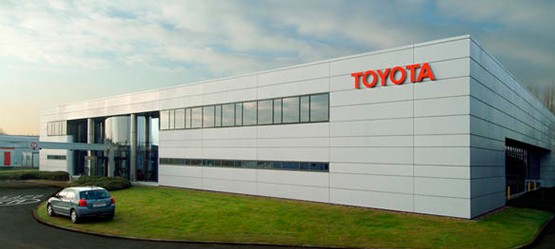1987: Das Toyota Technical Center of Europe wird in Brüssel fertiggestellt (heute das TME Technical Center).