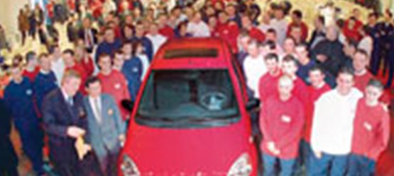 Die Produktion des Yaris bei Toyota Motor Manufacturing France lief im Jahr 2001 an.