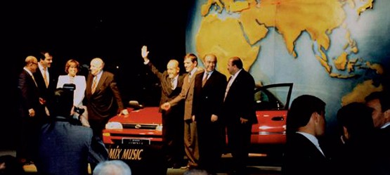 1994: Toyota Motor Manufacturing Turkey nimmt seine Geschäftstätigkeit auf. 