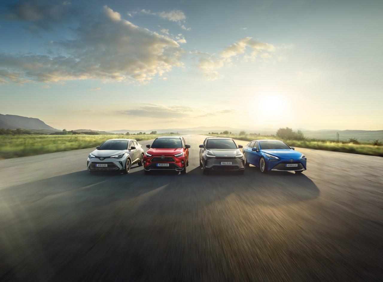 TOYOTA_POWERTRAIN_RANGE4_BZ4X_COLOR_sRGB_hires-3
